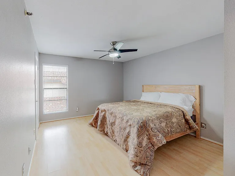 5916 Gaston Ave #304 — Photo 20