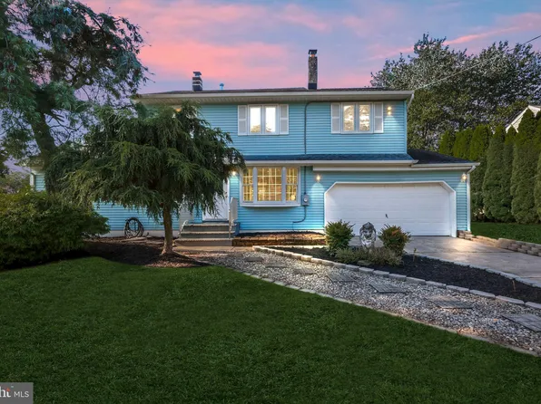 4 Elm Dr, Neptune, NJ 07753