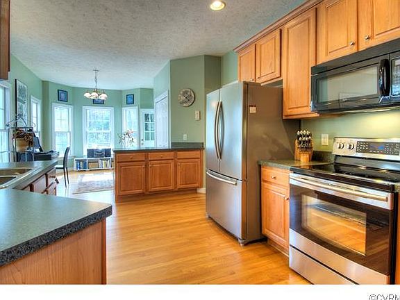 3rd image of 11401 Fair Isle Dr