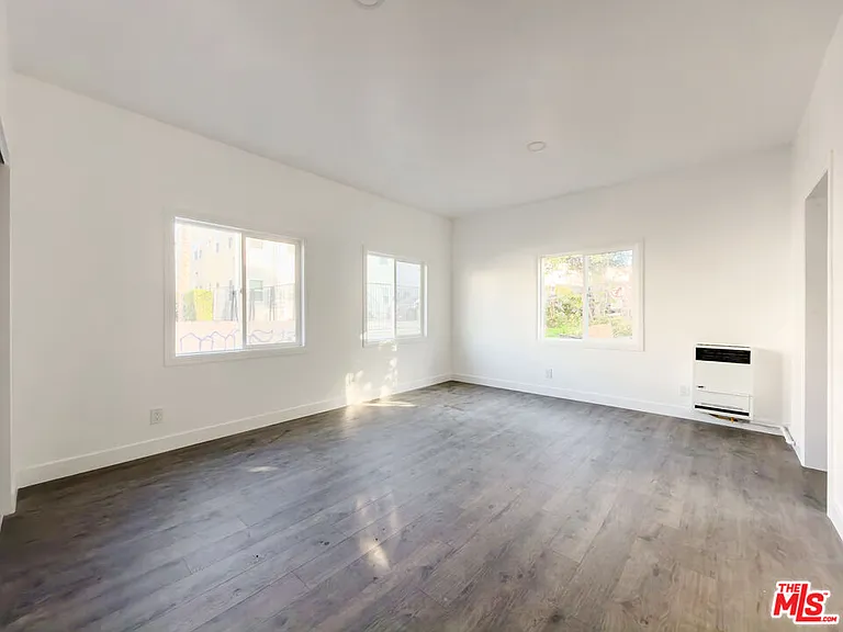 908 S Normandie Ave #7 — Photo 10