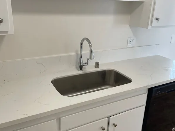 Del Rio Place apts, 18602 Del Rio Pl Unit D, Cerritos, CA 90703