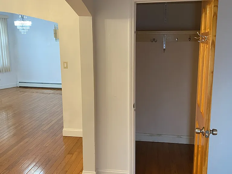 281-283 Buffalo Ave #1 — Photo 3