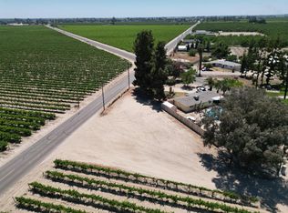 1 S Marks Ave, Caruthers, CA 93609