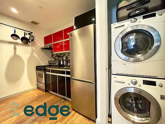 4th image of 274 Jefferson St APT 1F