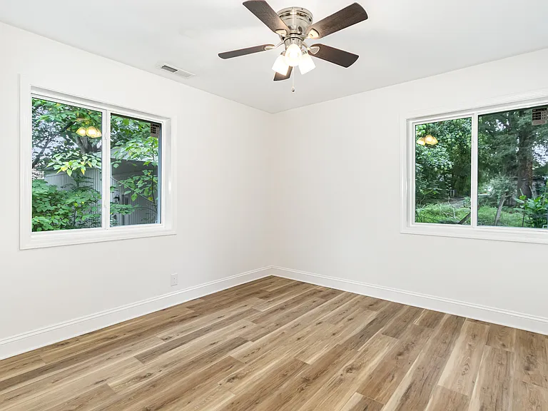 209 E Lavender Ave — Photo 18