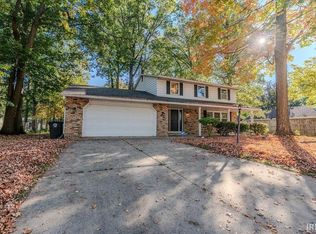 6334 Bennington Dr, Fort Wayne, IN 46815