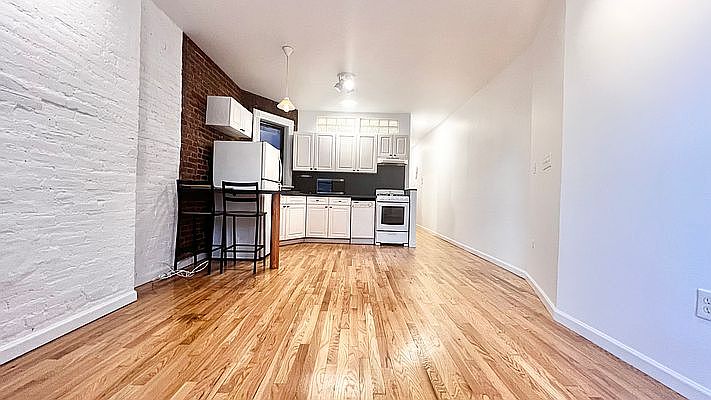 1st image of 227 W 15th St APT 14