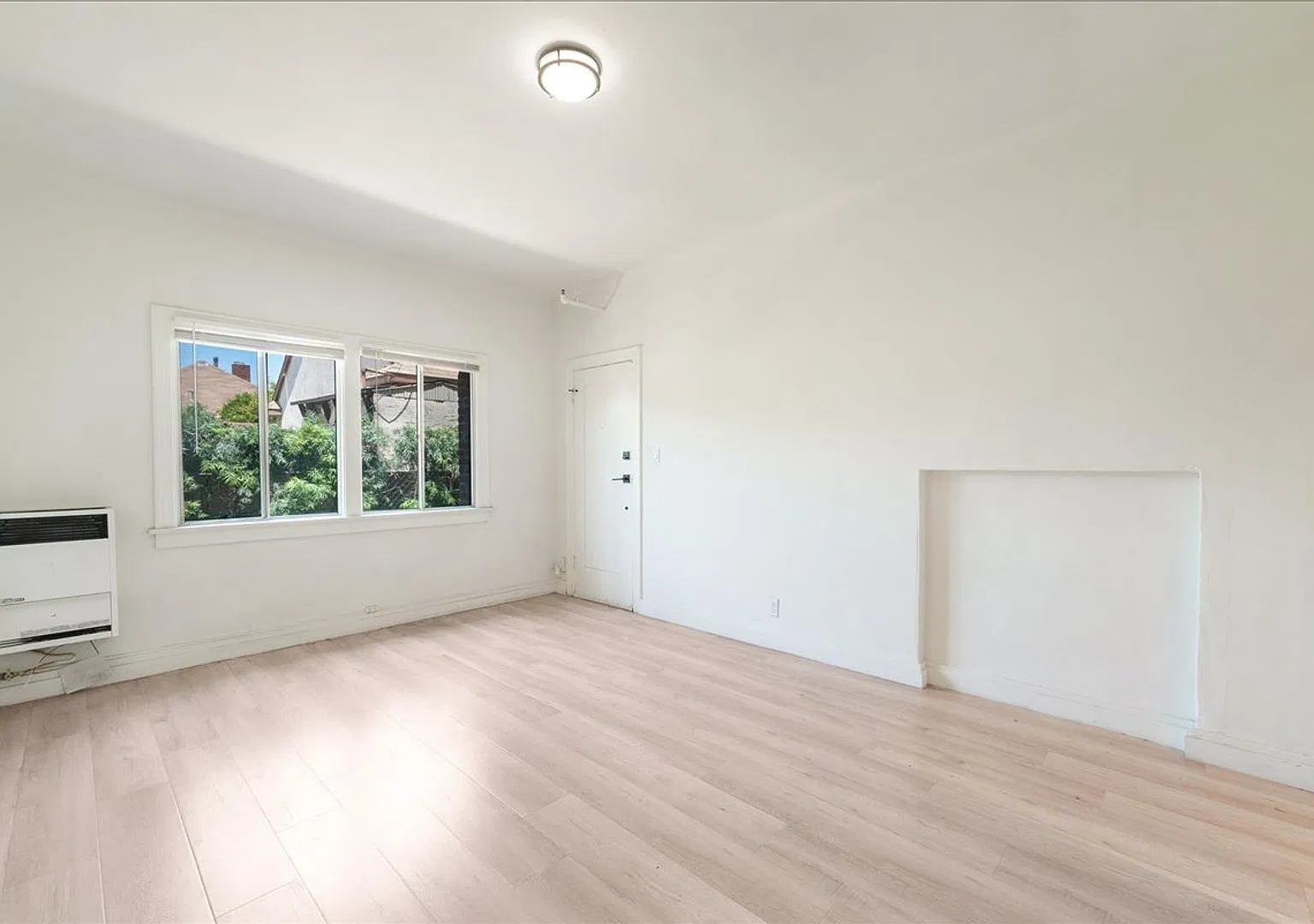 Beautiful Studio Apartment - Minutes from USC! — Photo 2