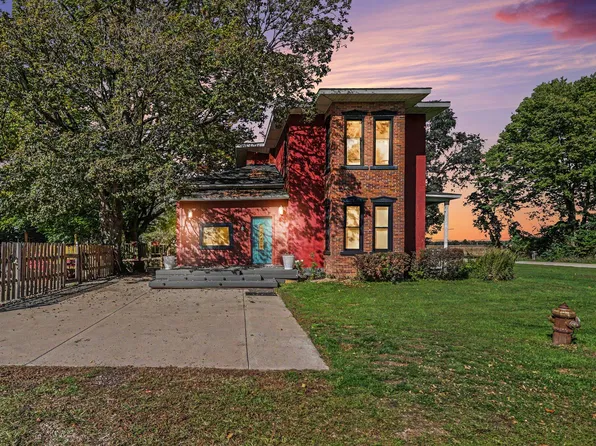 55686 Parkville Rd, Mendon, MI 49072