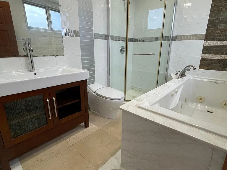 133-20 Avery Ave #11 — Photo 3