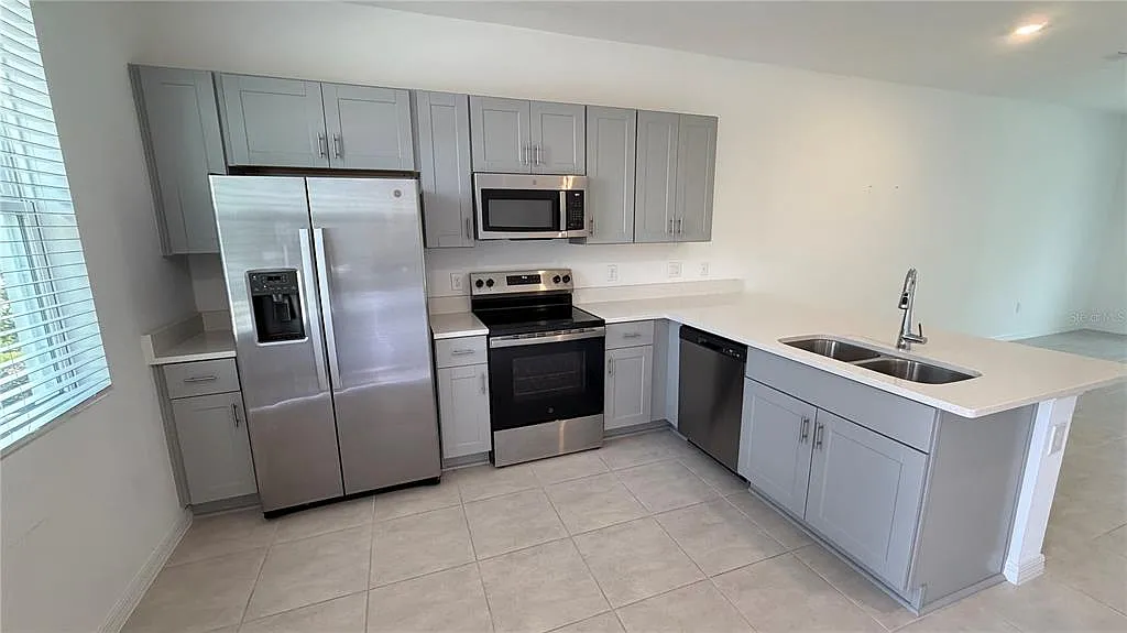 2 bed, 2.5 bath, 1275 sqft, $1,700 — Photo 4