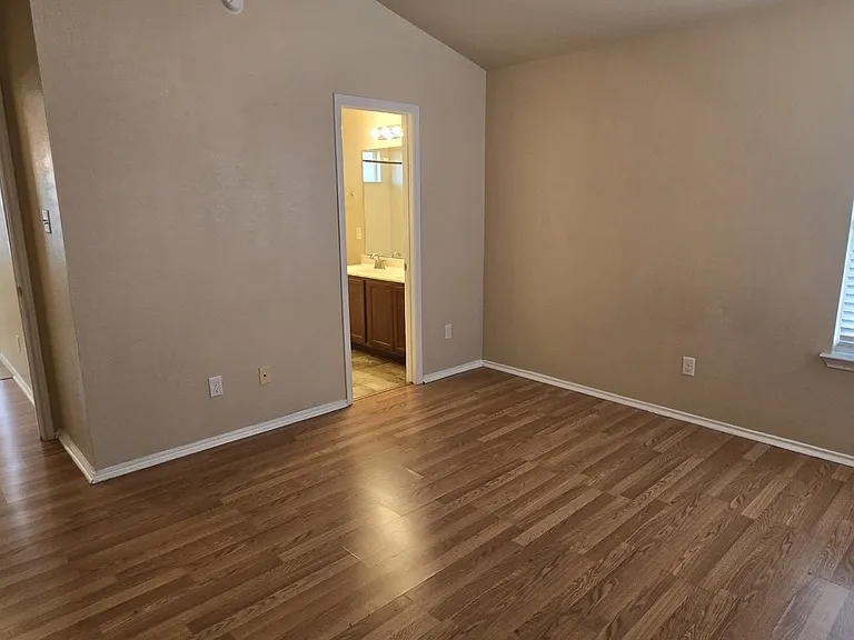 5112 Allegany 8 master bdrm (3)