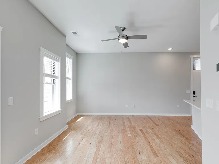 2416 Jefferson Ave — Photo 6