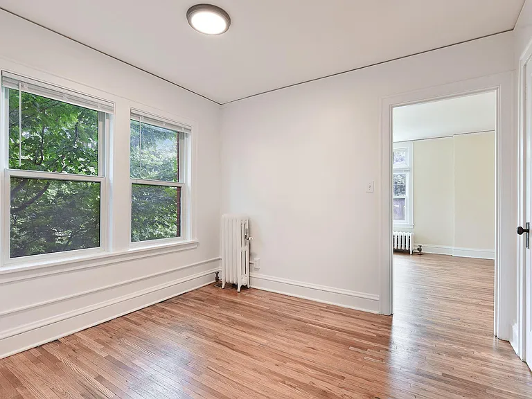 587 Grand Ave — Photo 5