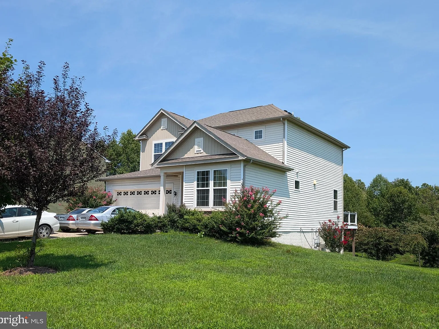 4 bed, 4.0 bath, 2974 sqft, $2,900 — Photo 1