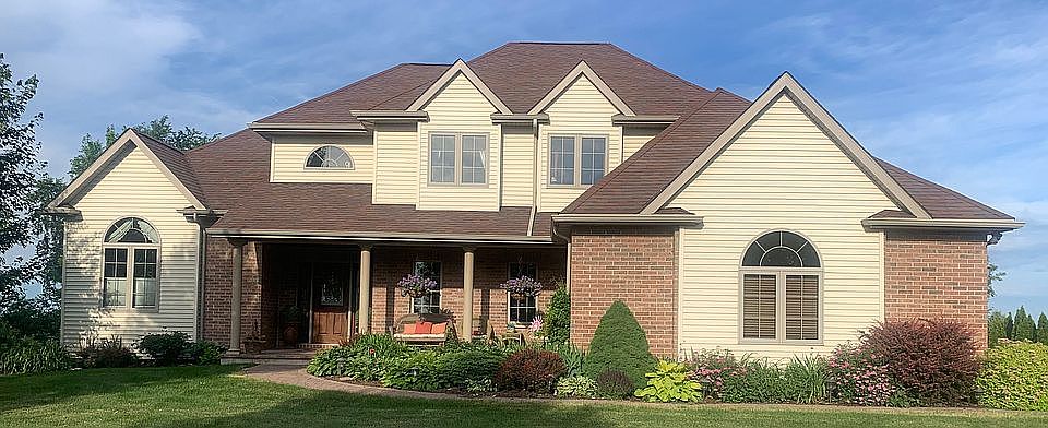 1st image of 9565 Royal Wood Dr