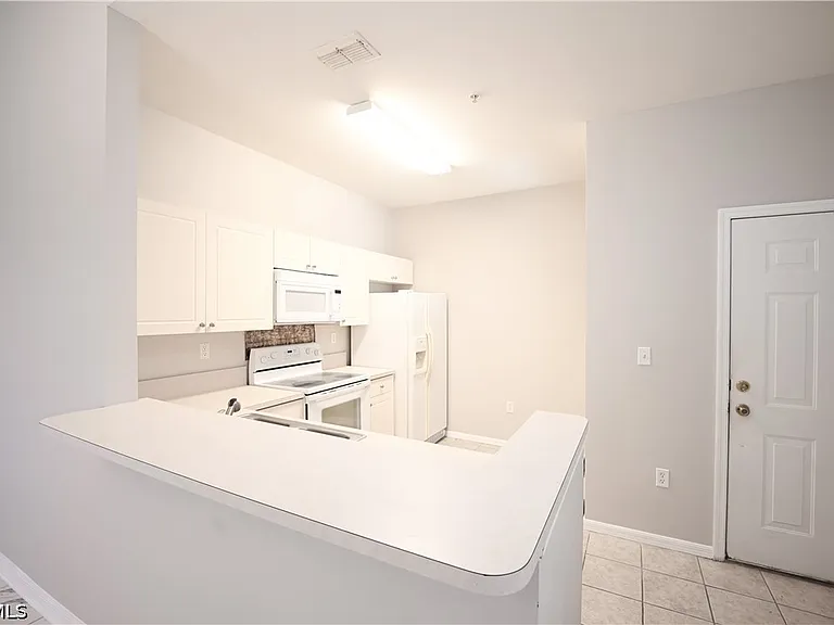 15449 Bellamar Cir #1221 — Photo 5
