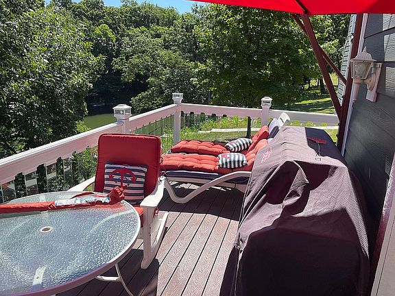 5th image of 234 NE Bayview Dr