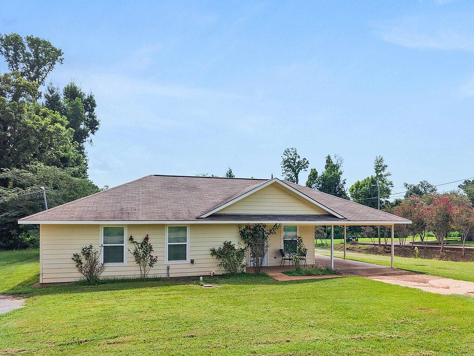 1st image of 108 N Pecan
