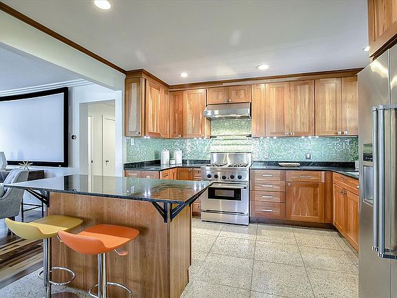 5th image of 553 Minnesota Ave