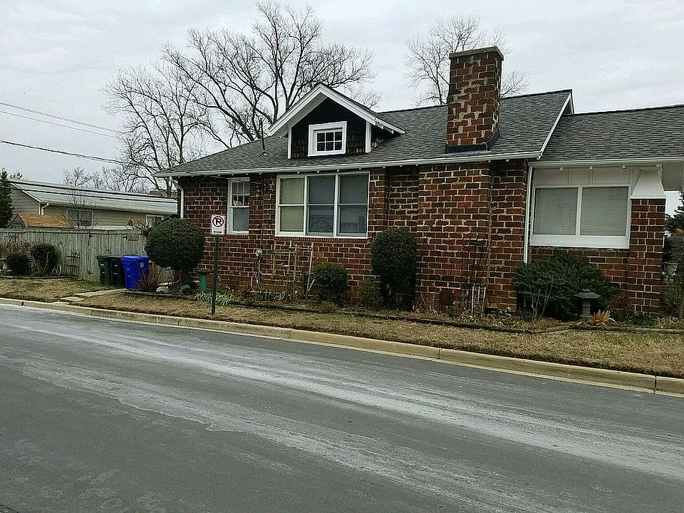 2nd image of 647 23rd St S