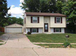 307 18th Avenue Ct W, Milan, IL 61264