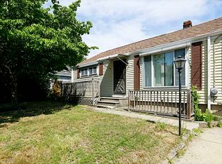 55 Lucile St, Warwick, RI 02886