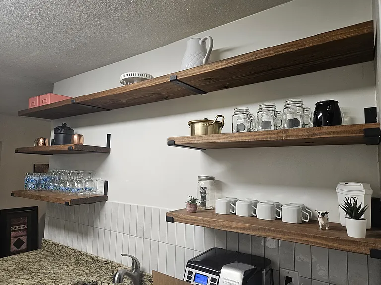 1202 Johns Dr — Photo 2