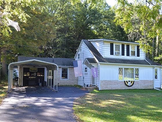 2nd image of 986 Kinzua Rd