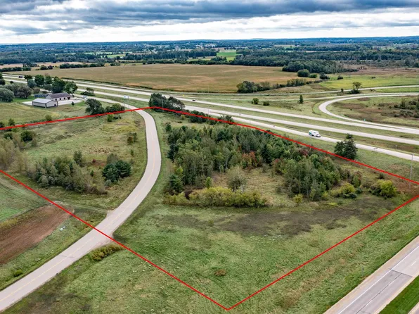 Runway Dr, Waupaca, WI 54981