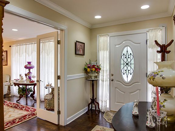 4th image of 634 W Nocturne Dr