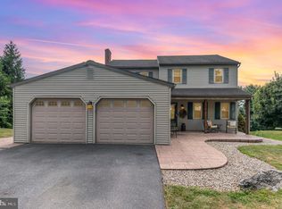 212 Weaver Dr, Lititz, PA 17543