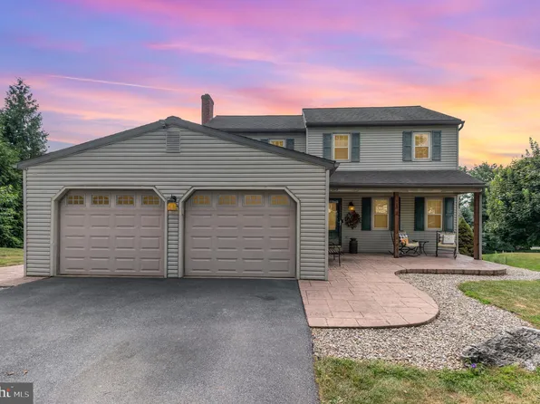 212 Weaver Dr, Lititz, PA 17543