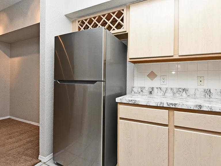 826 Camargo Way #305 — Photo 23