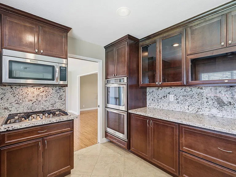 181 Piazza Way — Photo 16