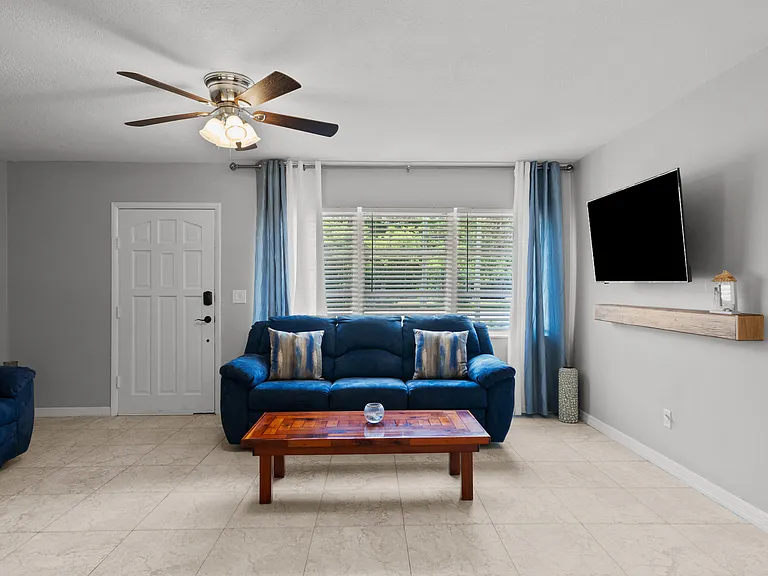 4220 Sunrise Blvd — Photo 10