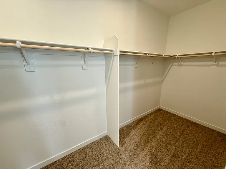 809 Canoe Ct — Photo 32