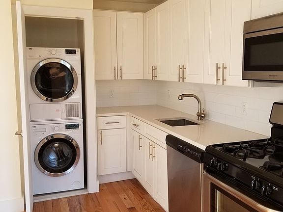 2nd image of 301 Columbia St #4