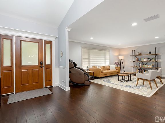 3rd image of 56 Valley Forge Dr