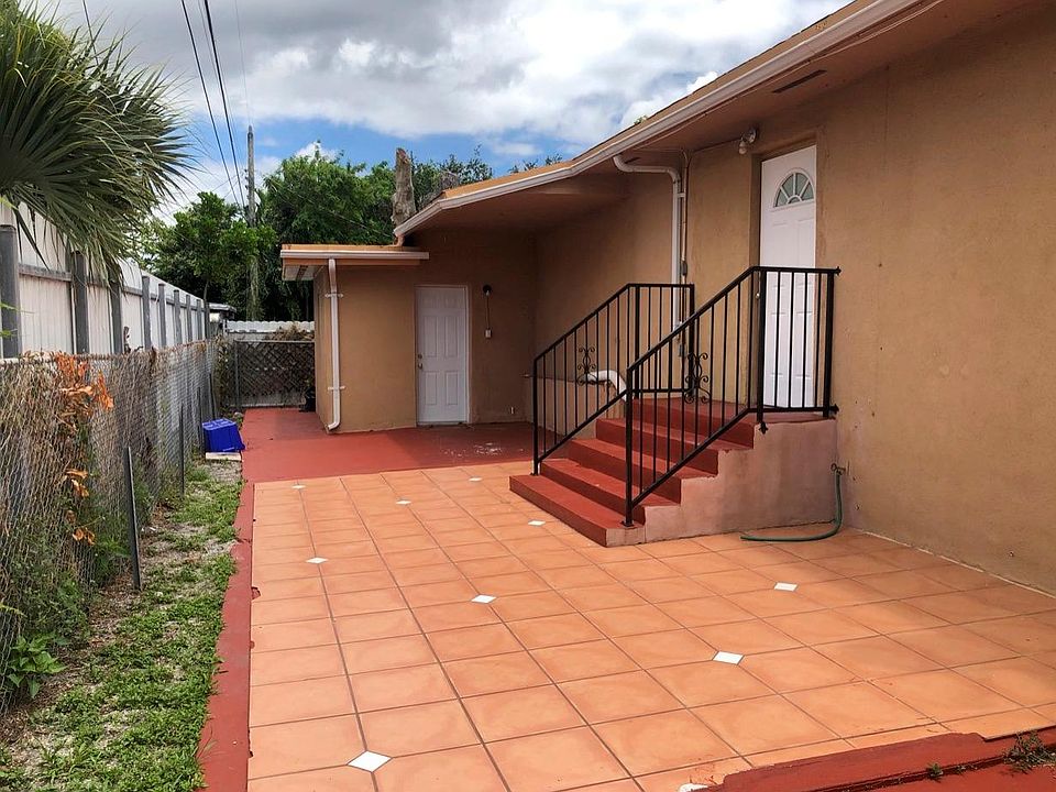 1st image of 450 NW 32nd Ave #452