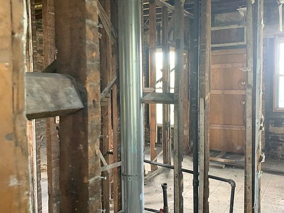 4th image of 5518 S Wabash Ave
