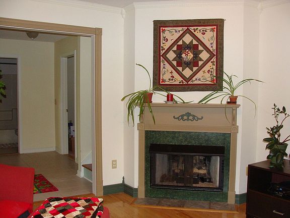  Gas fireplace 