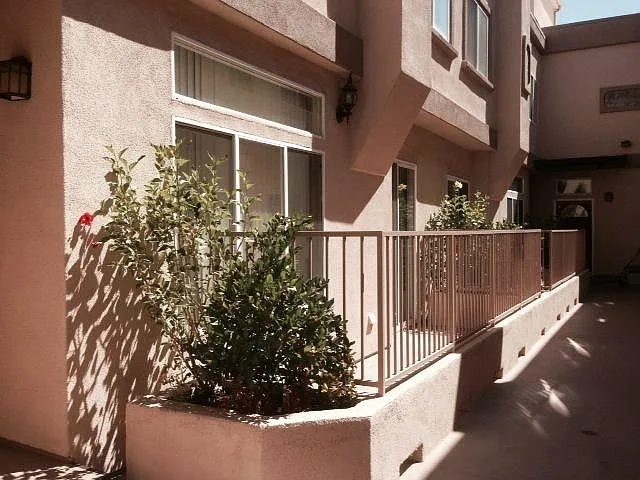 5242 Vesper Ave — Photo 3