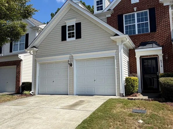 8218 Pilots View Dr, Raleigh, NC 27617