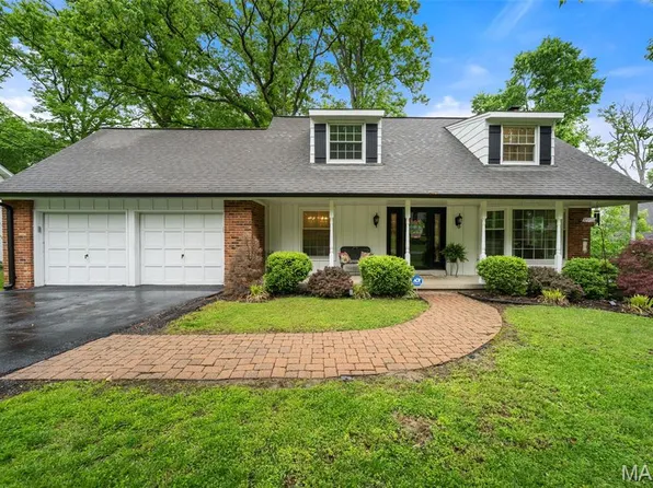 10 Chaminade Dr, Saint Louis, MO 63141