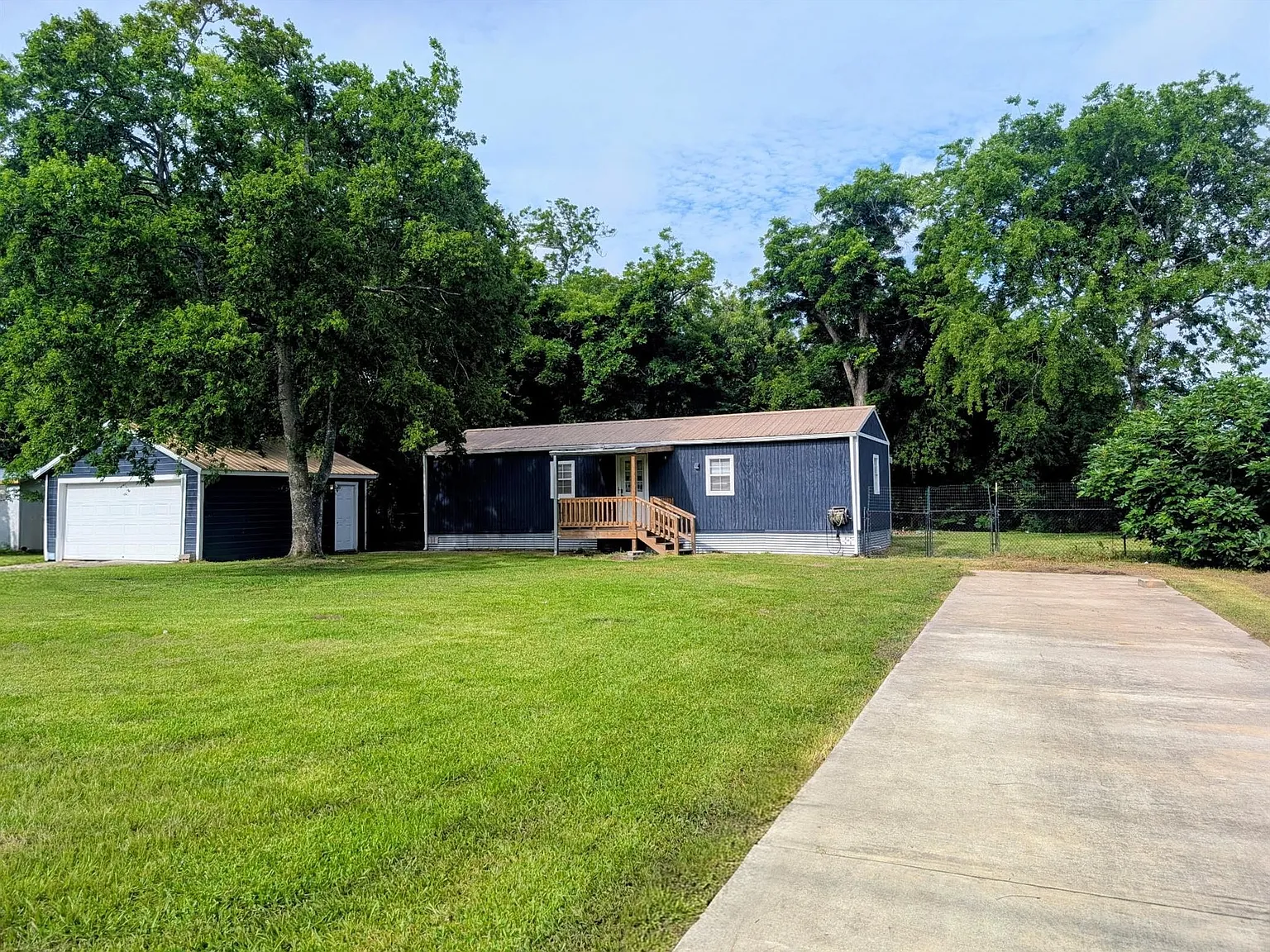 3 bed, 2.0 bath, $1,700 — Photo 1