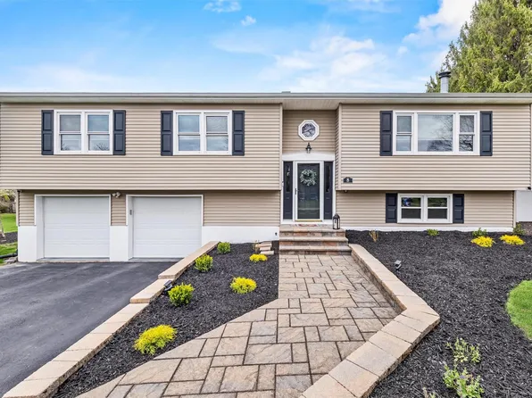 8 Carlisle Way, Washingtonville, NY 10992
