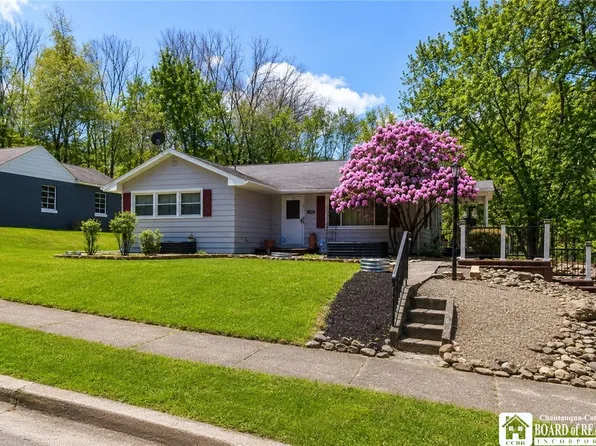 221 Willow Ave, Jamestown, NY 14701