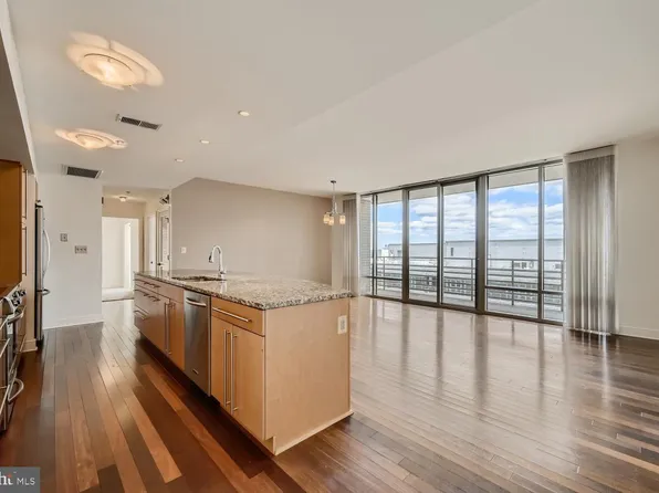 675 President St Unit 1709, Baltimore, MD 21202