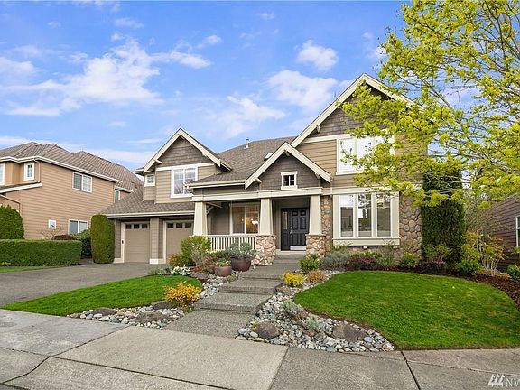 2nd image of 20530 NE 32nd Ct